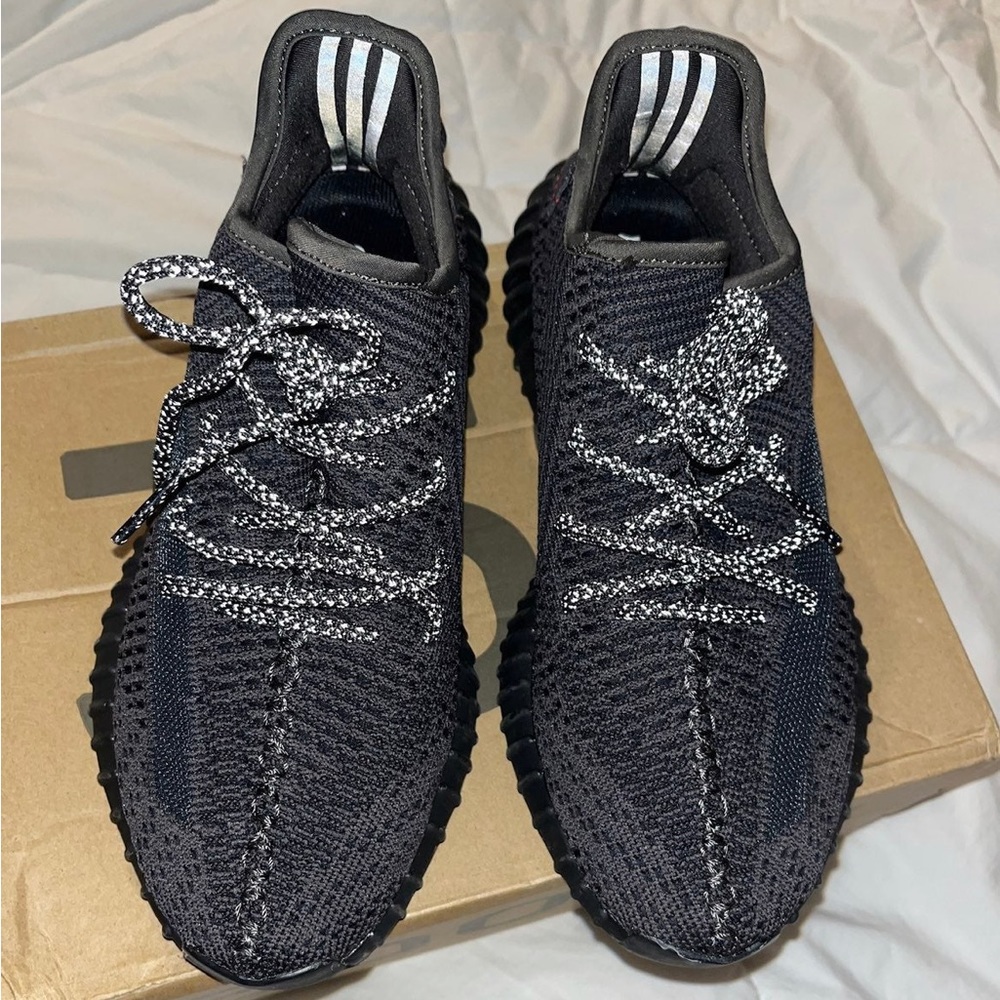 Yeezy boost 350 v2 black